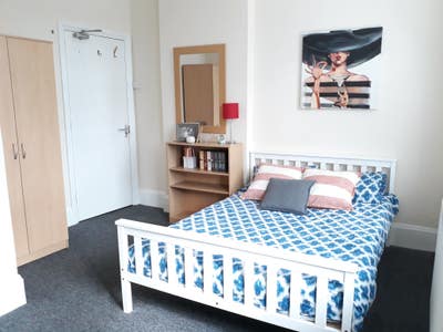Sunny double room in Southsea Main Photo