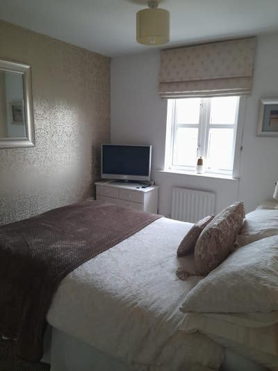 Beautiful double room monday to friday  Main Photo