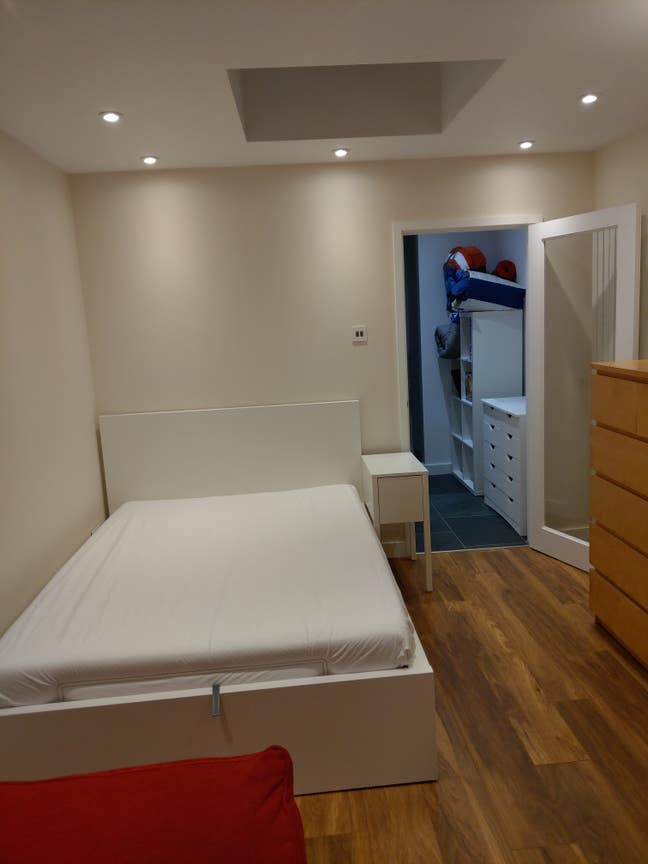 Large furnished studio, parking and garden Main Photo