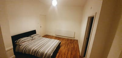 Large double room with Ensuite available Main Photo