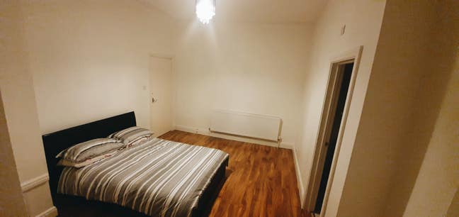 Large double room with Ensuite available Main Photo