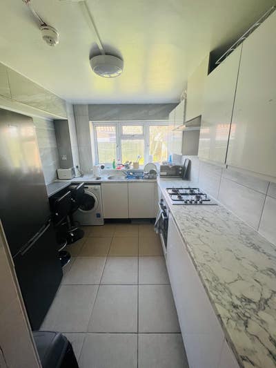 En-Suite Single Room Available with Big Garden🏠 Main Photo