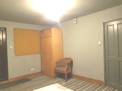 Single ensuite room Main Photo