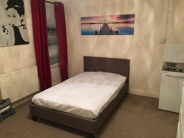 Ensuite studio in LN2 - Close to Lincoln Hospital Main Photo