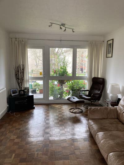 Clean , Bright and Spacious Double Room  Main Photo