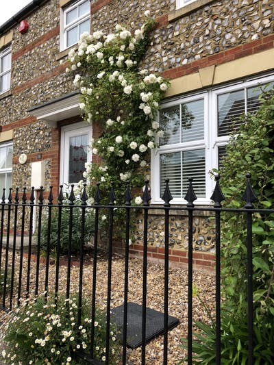 En-suite room in modern 4-bed spacious house Main Photo