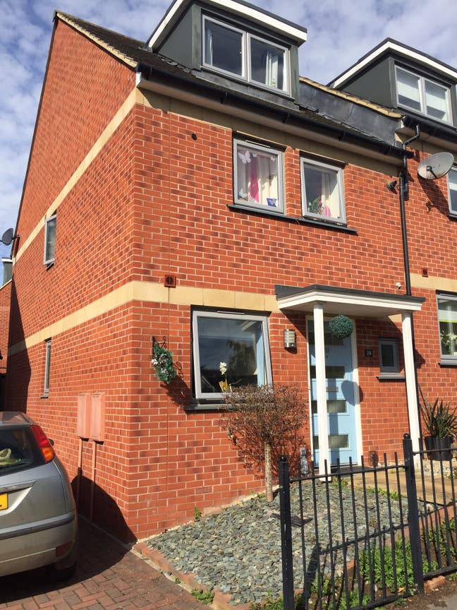 Beautiful Newly built town house Main Photo