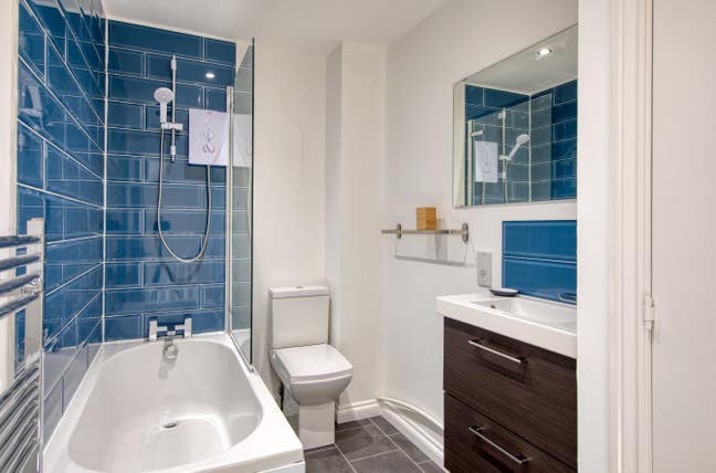 Double Bedroom Offsuite White House, Marston Green Main Photo