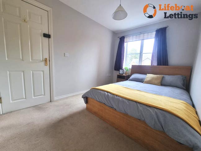 Large furnished en-suite double bedroom bills inc Main Photo