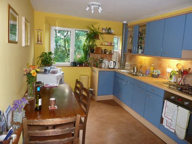 Sunny double room in Cotham flat Main Photo