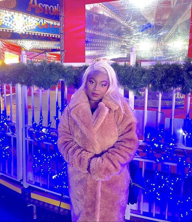 Very large room  Main Photo