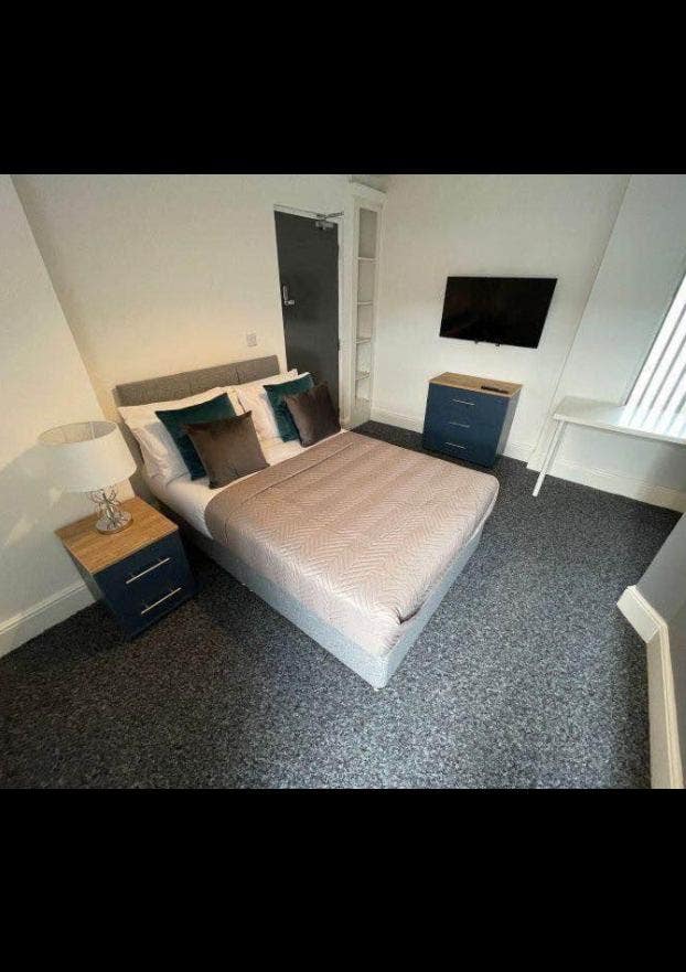 I have got 2 double rooms available Main Photo