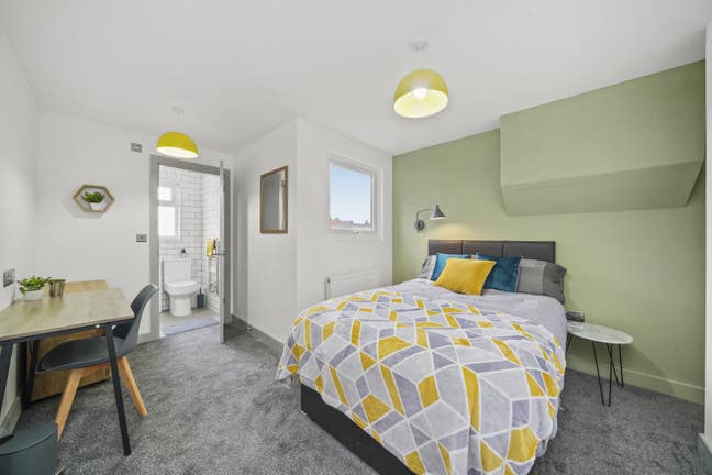 Double room en suite room available  Main Photo