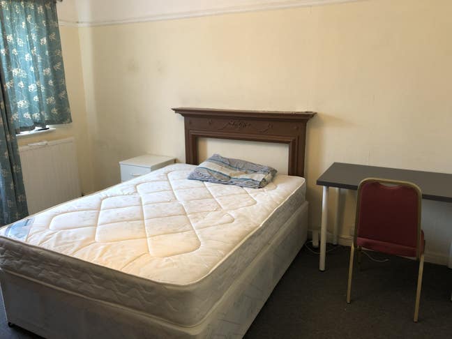 Double Room / Single Occupancy / East Acton Main Photo