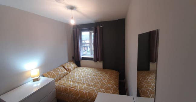 Room in house share ng7 - All Bills Inc -  Now!  Main Photo