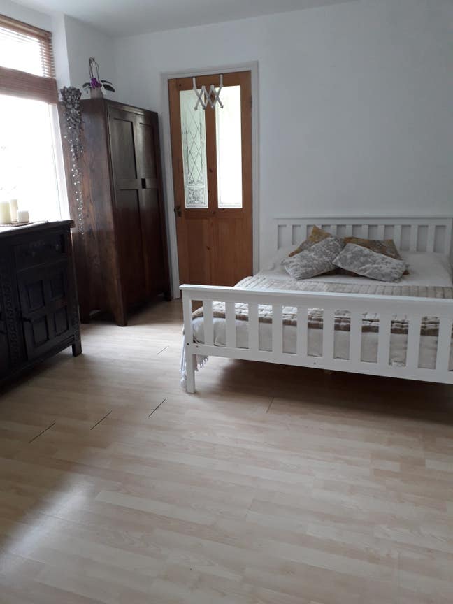 &pound;900 Double Room and Kitchenette - All Bills Inc Main Photo