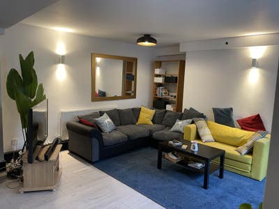 Large room in large flat in Primrose Hill Main Photo