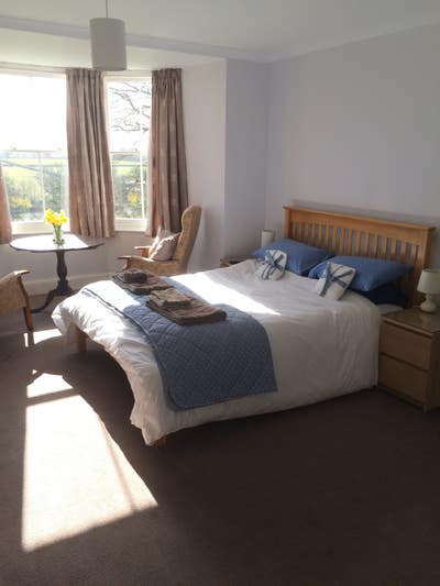 Large en-suite room nr Pembroke  Main Photo