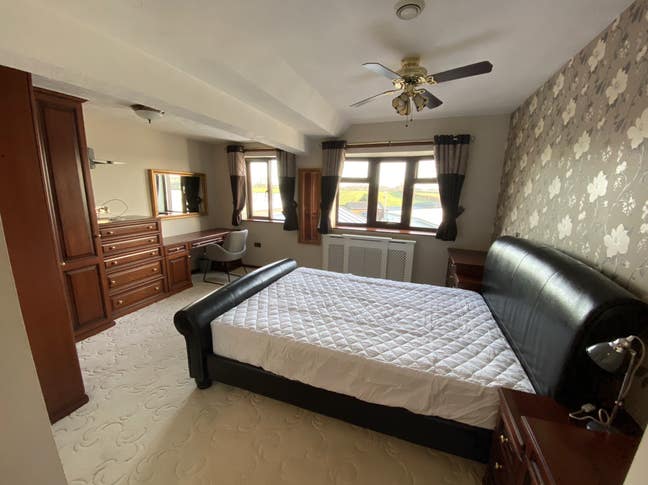 Huge Kingsize room with ensuite - bills inc  Main Photo