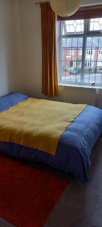 Room in Heaton Main Photo