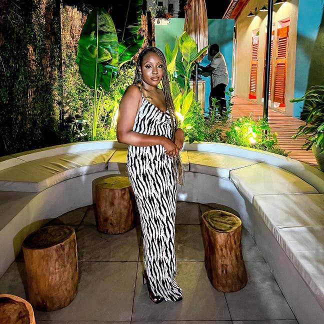 Profession female, 32 - Looking for double room. Main Photo