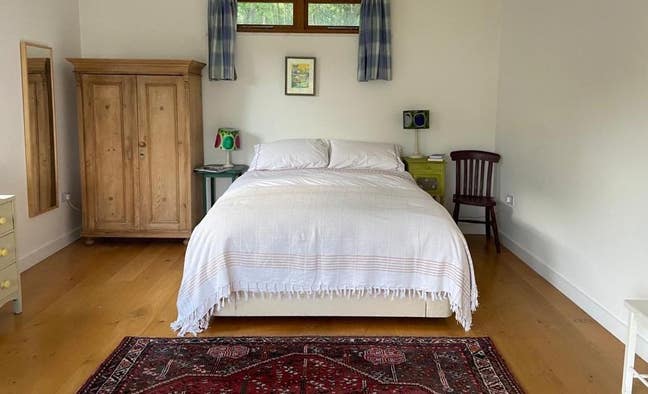 Spacious Self contained room/flat close to Oxford  Main Photo