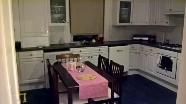 Flat, rooms to let Main Photo