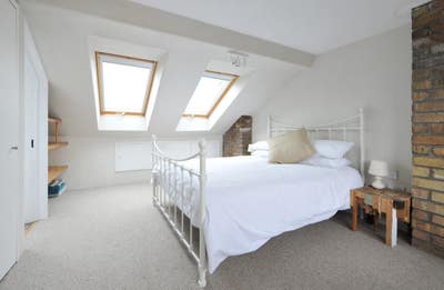 Large En suite loft room.  Main Photo