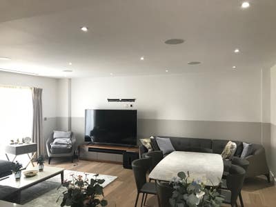 Double room available in premium flat Main Photo