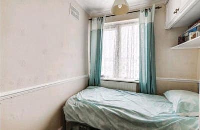 Single Room For In Enfield  Main Photo