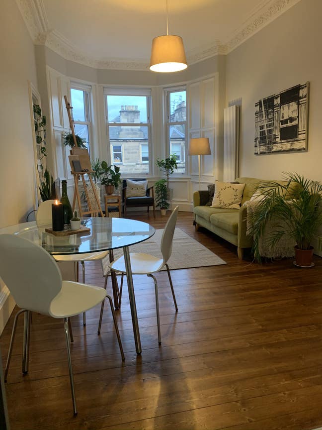 Sunny double in beautiful modernised tenement.  Main Photo