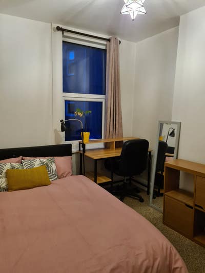 Room in 4 Bed House Share Available Now Main Photo