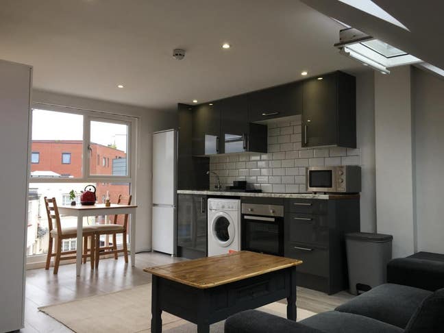 Large,Bright modern 1 bed flat All bills included. Main Photo