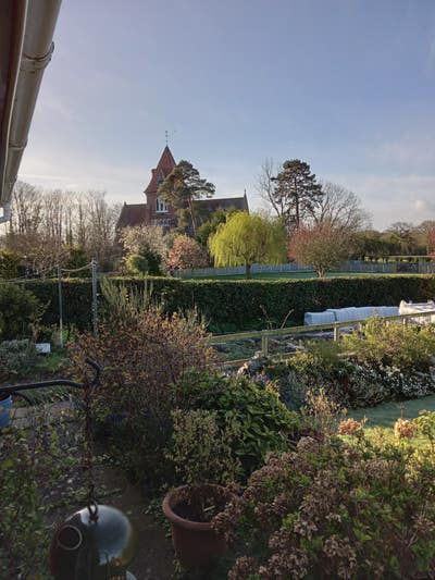 Small Double Room Appx 7Ft 10 X 13Ft 10 Main Photo