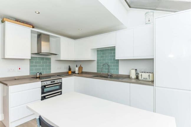 Double Room: Modern - Close to Station/Hospital Main Photo