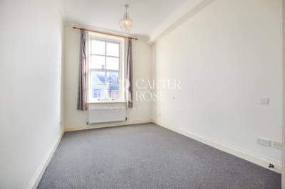 Stunning 2 bed flat in Fisher close Streatham Hill Main Photo