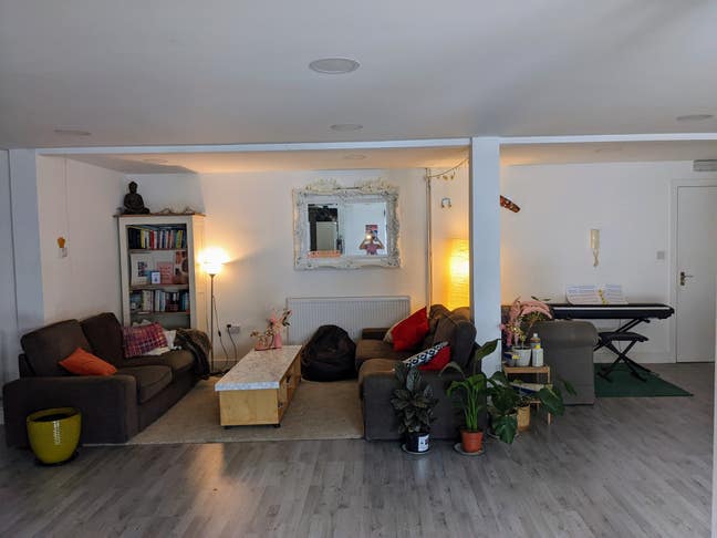 Double room SUBLET in Fountayne Road Warehouse  Main Photo