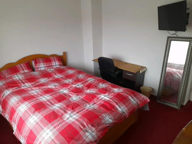 Double room in shared house. Close to centre Main Photo