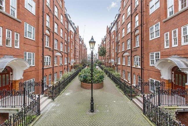 Centrally located two bedroom flat  Main Photo