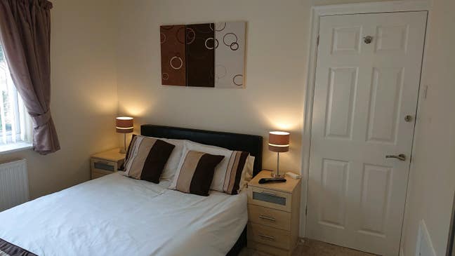 Available Now, En-Suite Double Room Main Photo