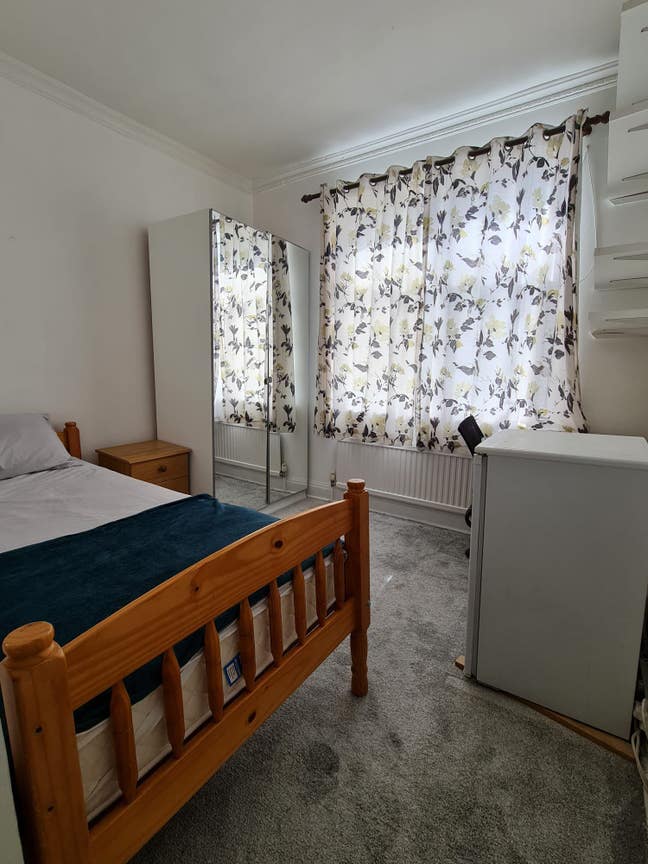 Clean Single Room 4 Mins Walk to Station Main Photo