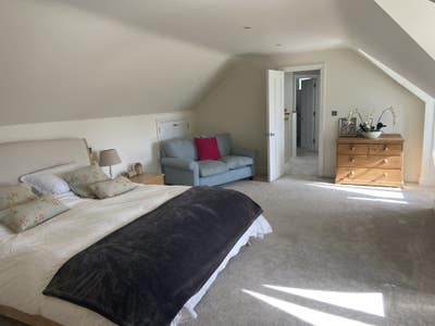 Bedroom, en-suite and lounge  Main Photo