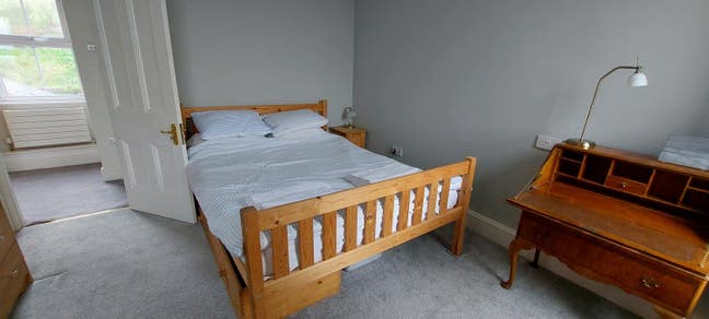 Double bedroom shared kit/dinr trains 100 yds Main Photo