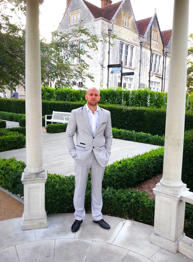 Looking for a room in a quiet house. Main Photo