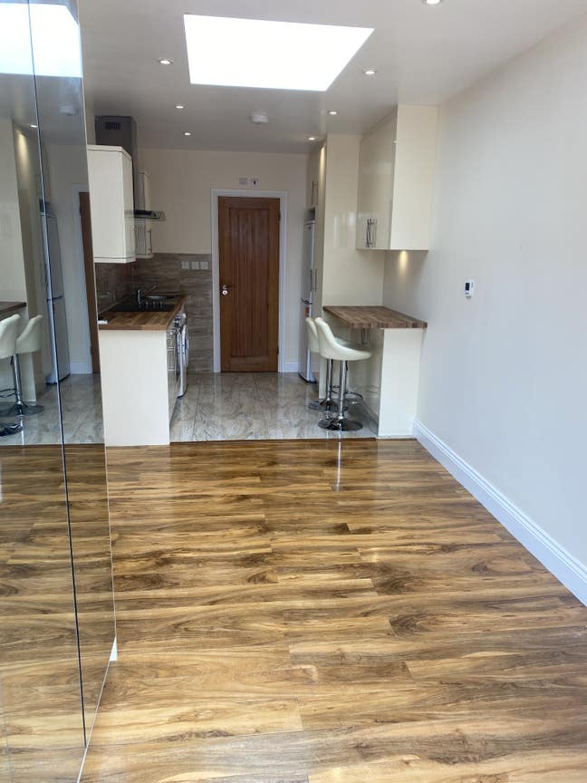 Private furnished Studio flat    Main Photo
