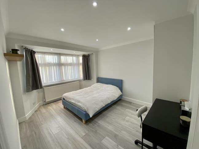 Large double room in new flat near Golders Green Main Photo