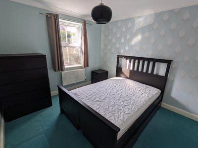 Ensuite double+own living room+parking+gym+pool Main Photo