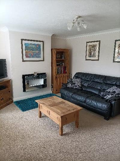 Single Furnished Room in a desirable area Main Photo
