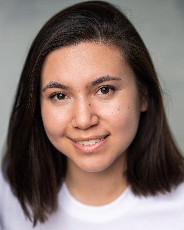 I am a professional female aged 28 looking fo... Main Photo