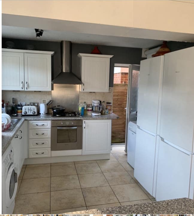 Double  En-Suite Bedroom Main Photo